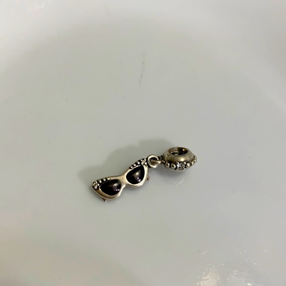 Retired Pandora dangling sunshine diva sunglasses charm - Picture 1 of 2